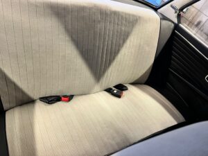 Hochglanzmanufaktur Fahrzeugaufbereitung und Fahrzeugpflege Kreis Warendorf Oldtimer Innenaufbereitung Innenaufbereitung Rückbank